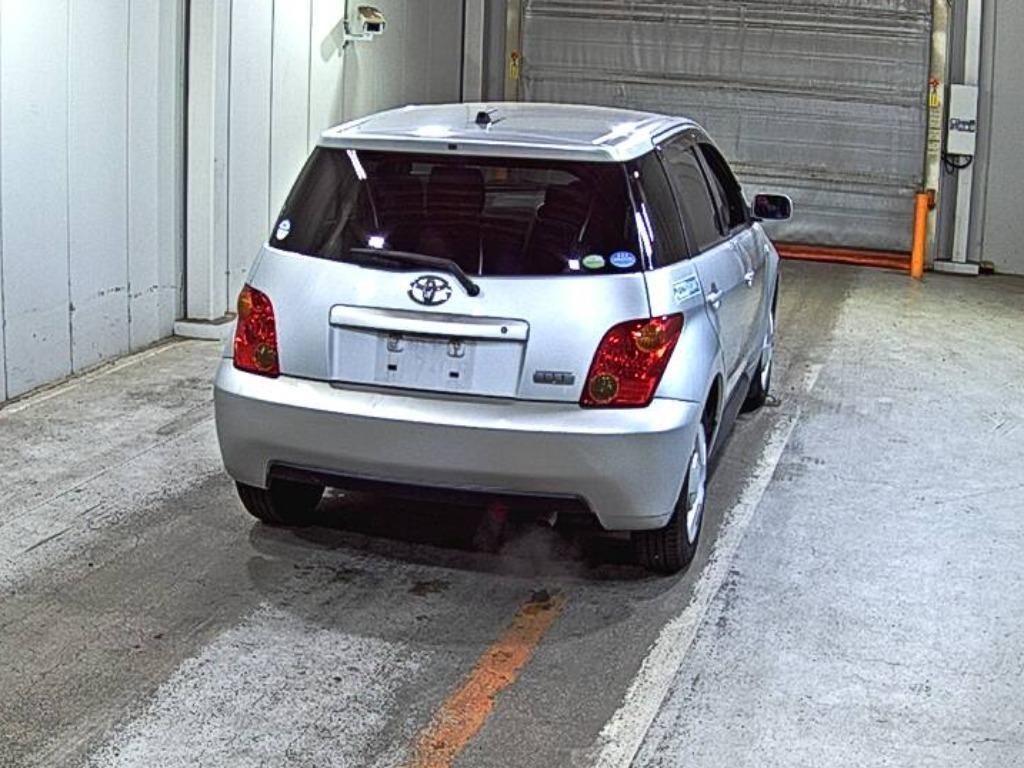TOYOTA IST