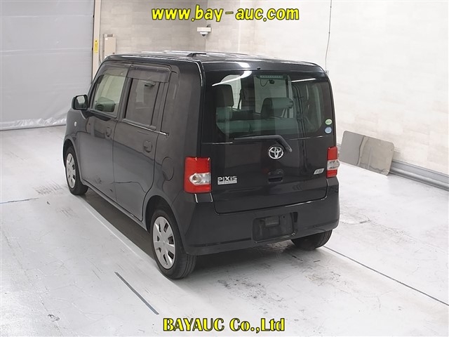 TOYOTA PIXIS SPACE