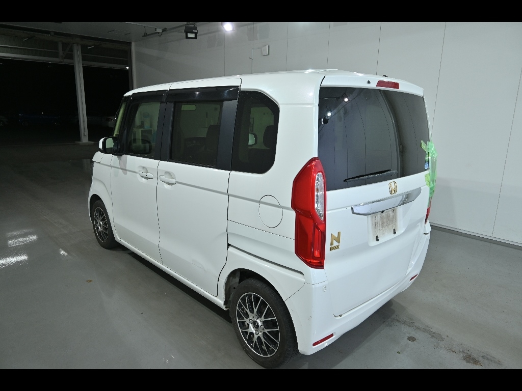 HONDA N-BOX
