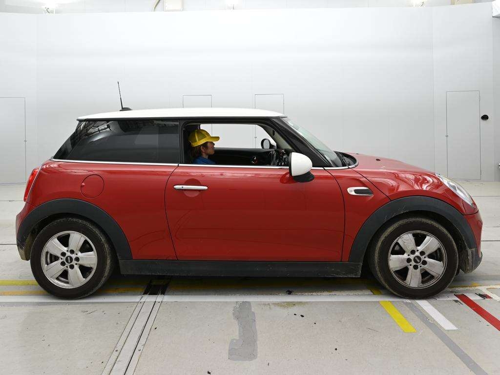 MINI HATCH