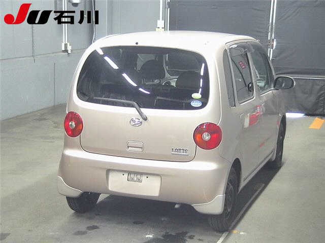 DAIHATSU MOVE LATTE