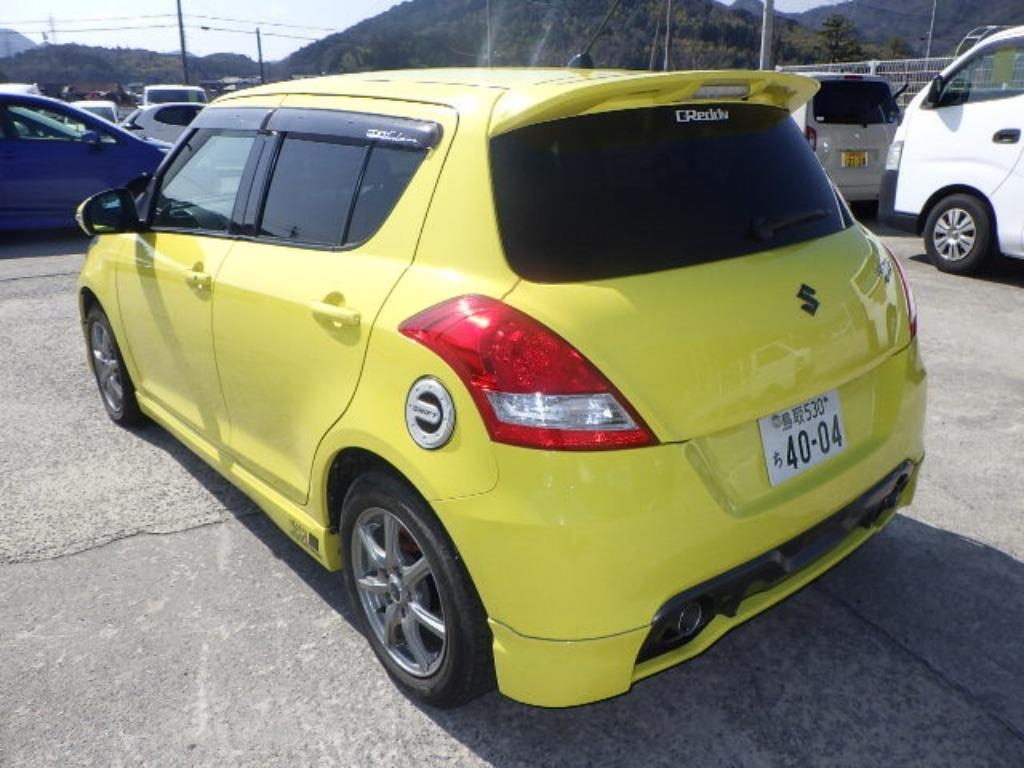 SUZUKI SWIFT