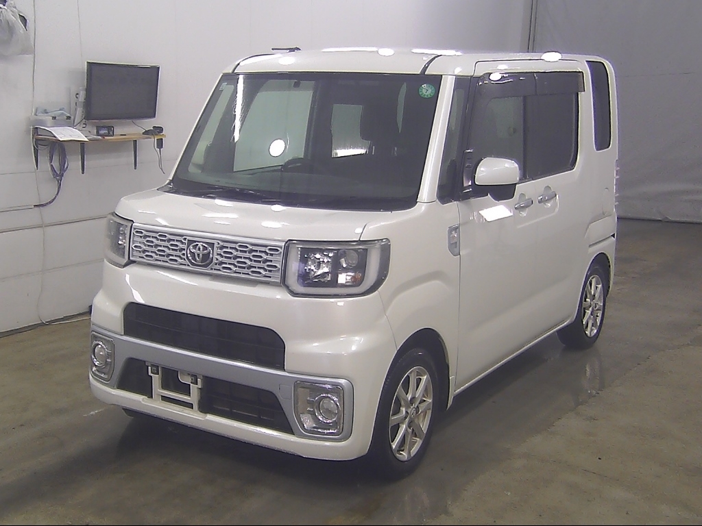 TOYOTA PIXIS MEGA