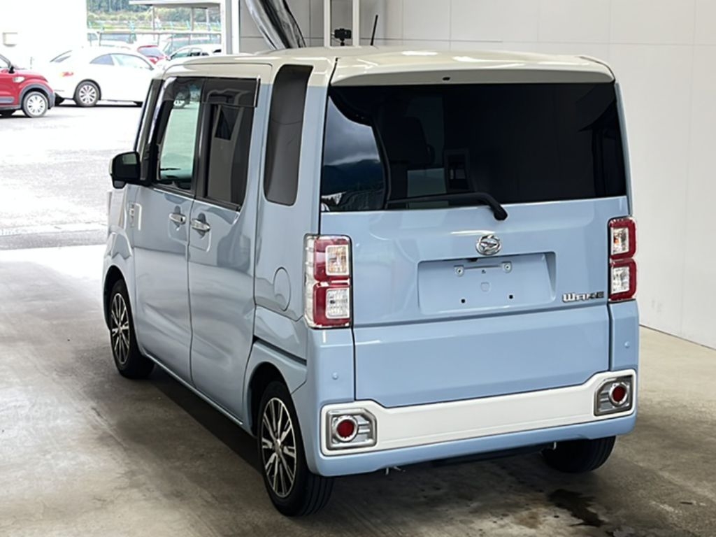 DAIHATSU WAKE