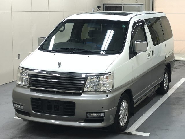 NISSAN ELGRAND