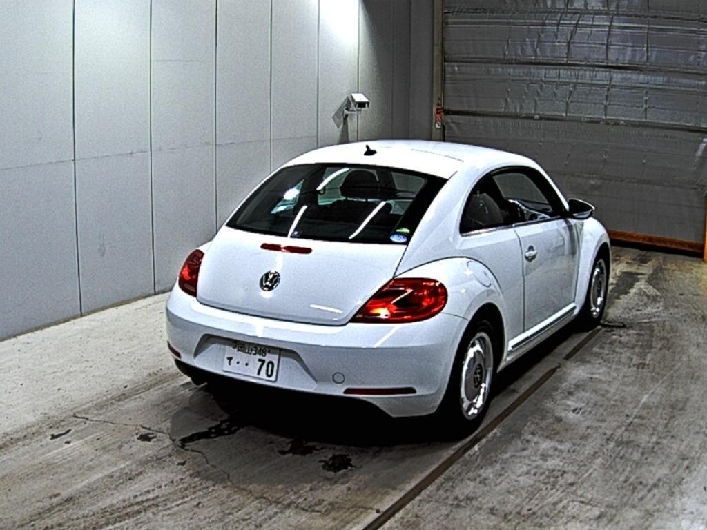 VOLKSWAGEN BEETLE