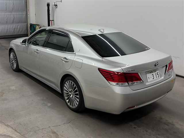 TOYOTA CROWN MAJESTA
