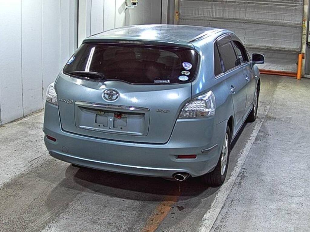 TOYOTA MARK X ZIO