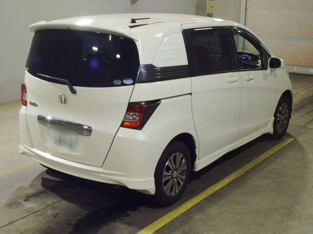 HONDA FREED SPIKE