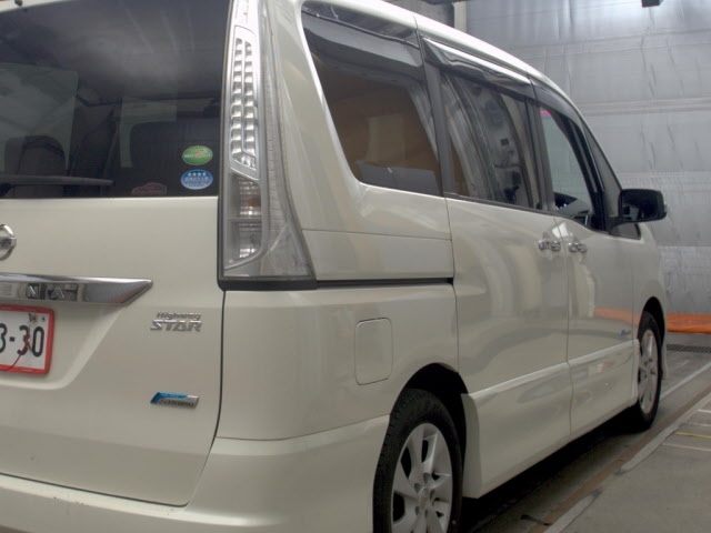 NISSAN SERENA