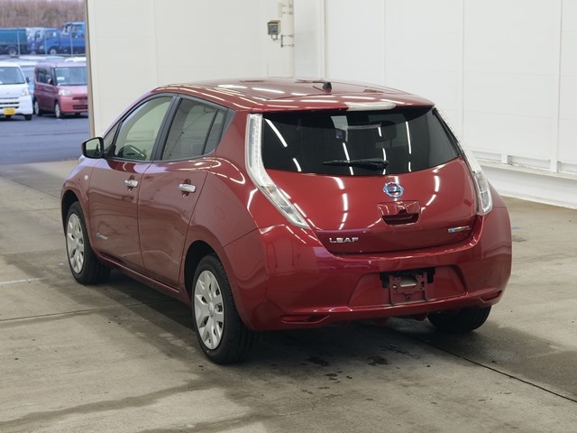 NISSAN LEAF