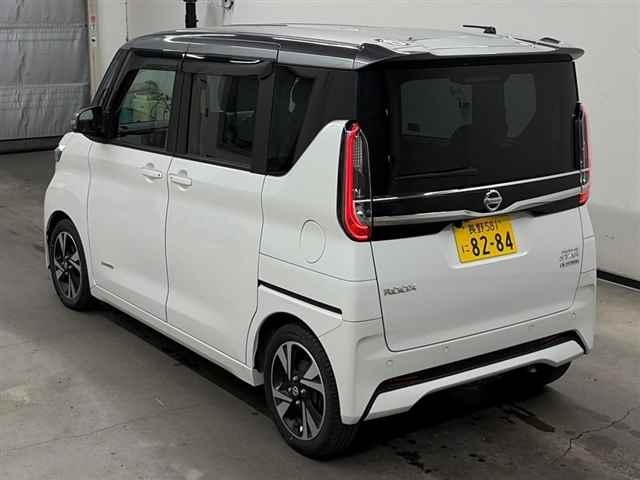 NISSAN ROOX