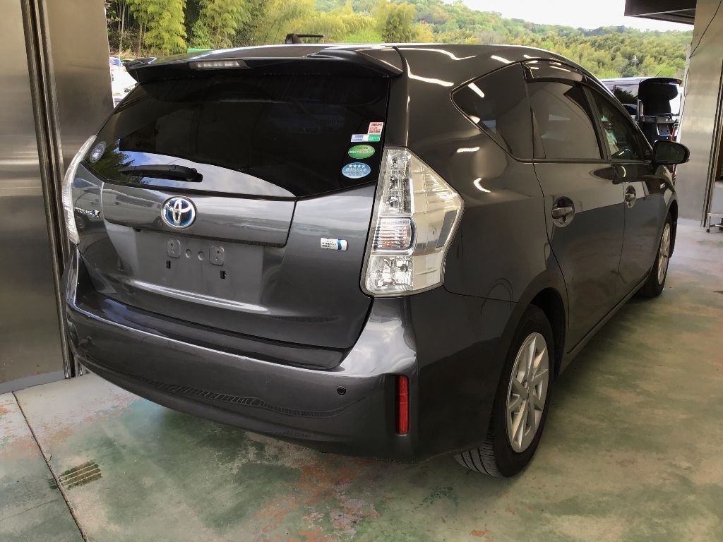 TOYOTA PRIUS ALPHA
