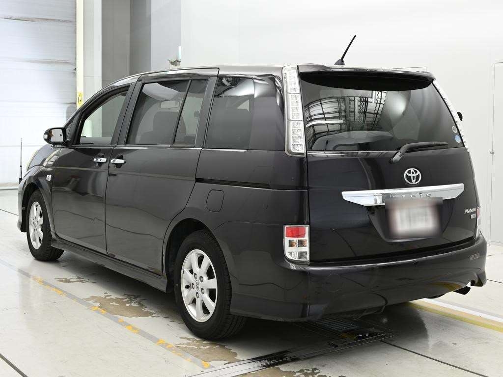 TOYOTA ISIS