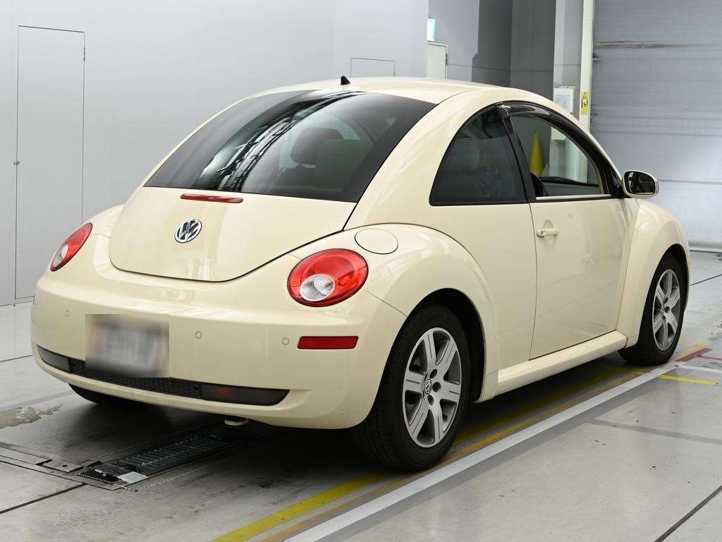 VOLKSWAGEN BEETLE