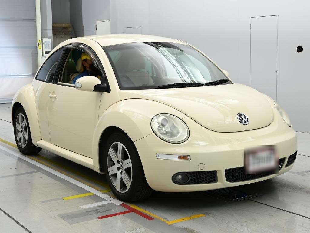 VOLKSWAGEN BEETLE