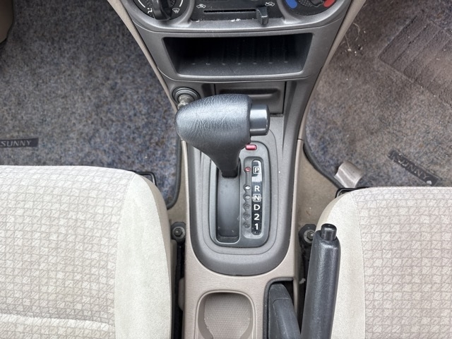 NISSAN SUNNY