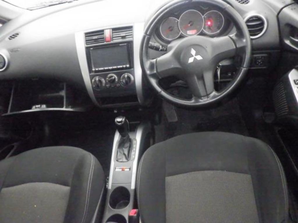 MITSUBISHI COLT