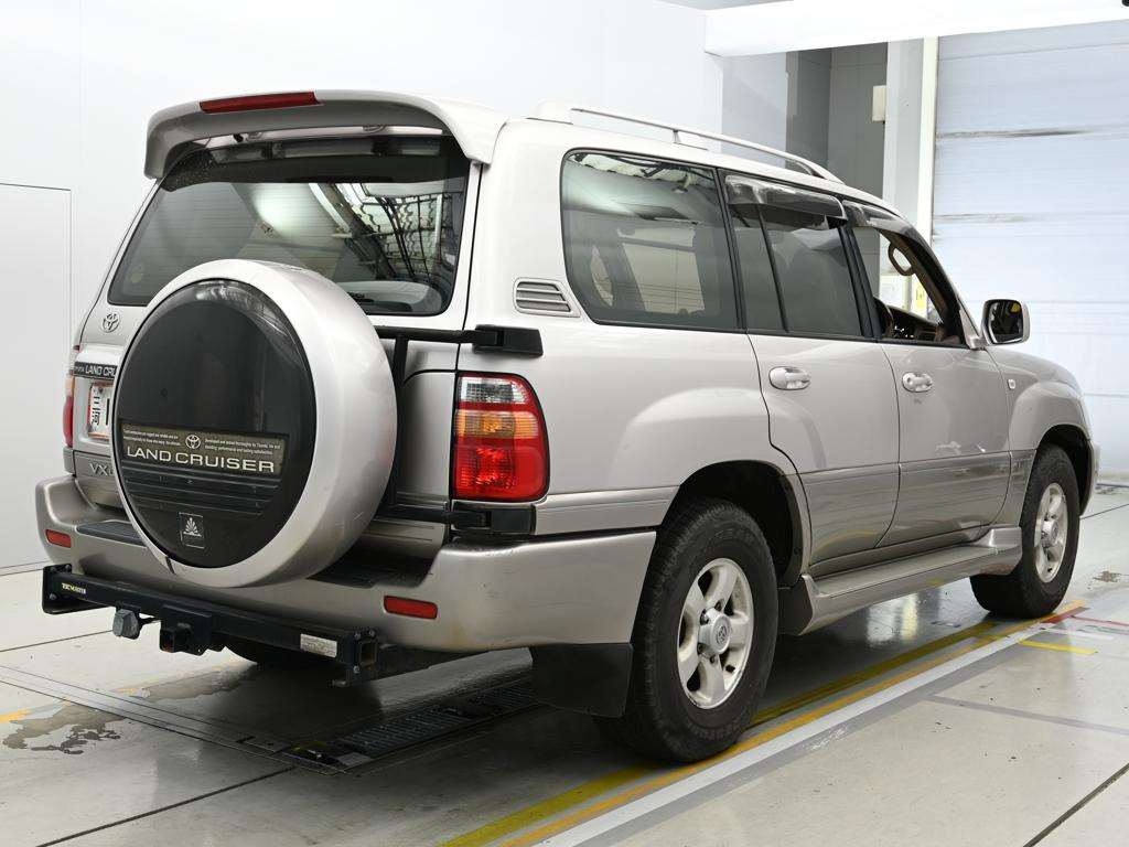 TOYOTA LAND CRUISER