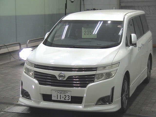 NISSAN ELGRAND