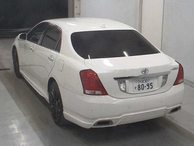 TOYOTA CROWN MAJESTA