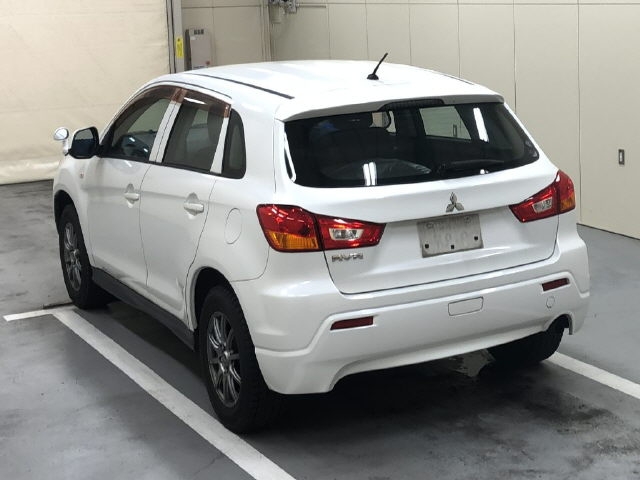 MITSUBISHI RVR