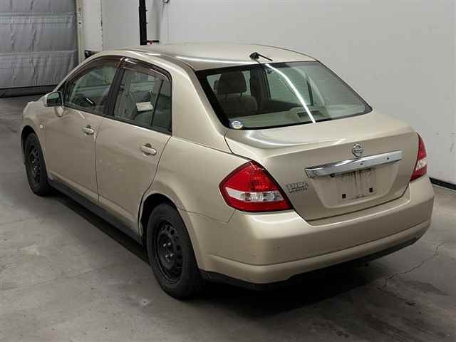 NISSAN TIIDA LATIO