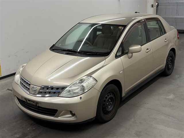 NISSAN TIIDA LATIO