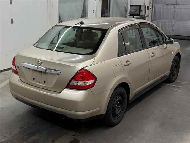 NISSAN TIIDA LATIO