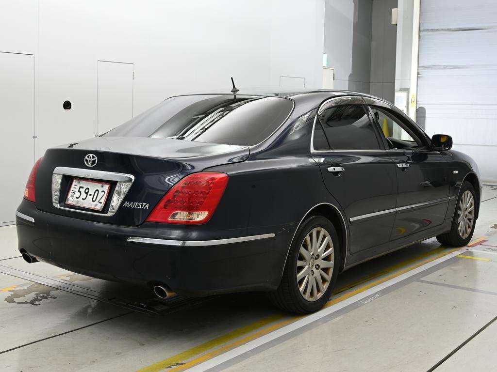 TOYOTA CROWN MAJESTA