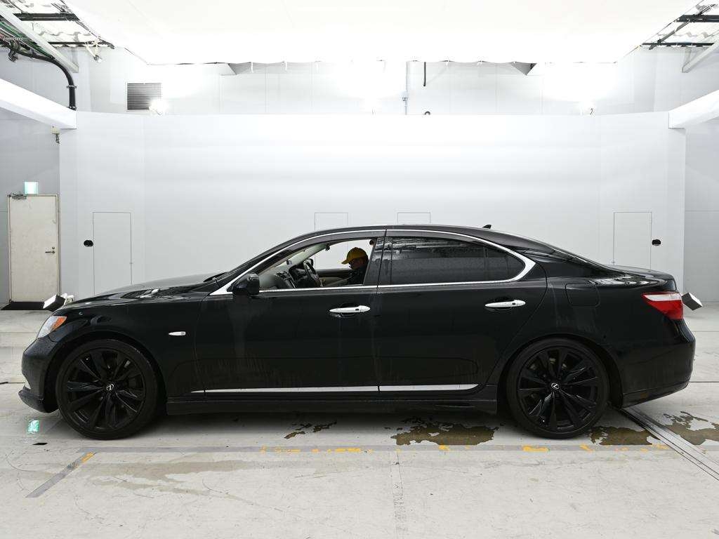 LEXUS LS460