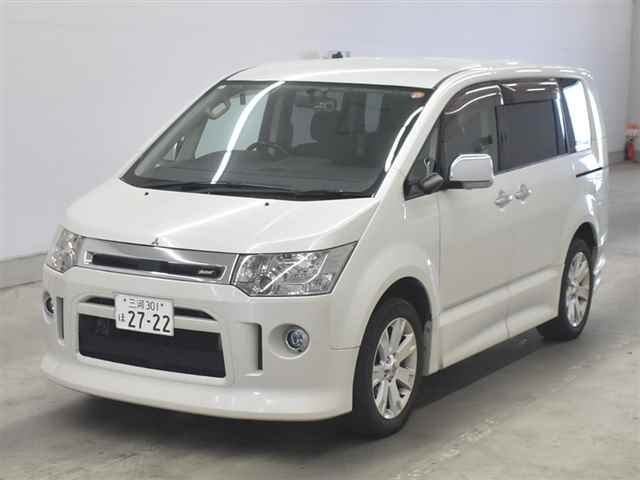 MITSUBISHI DELICA D:5
