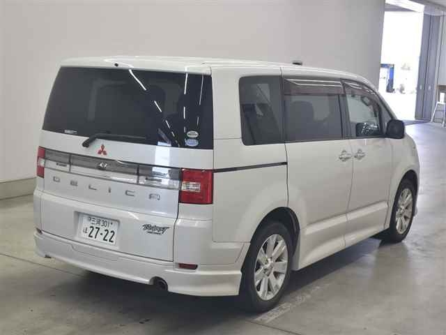 MITSUBISHI DELICA D:5