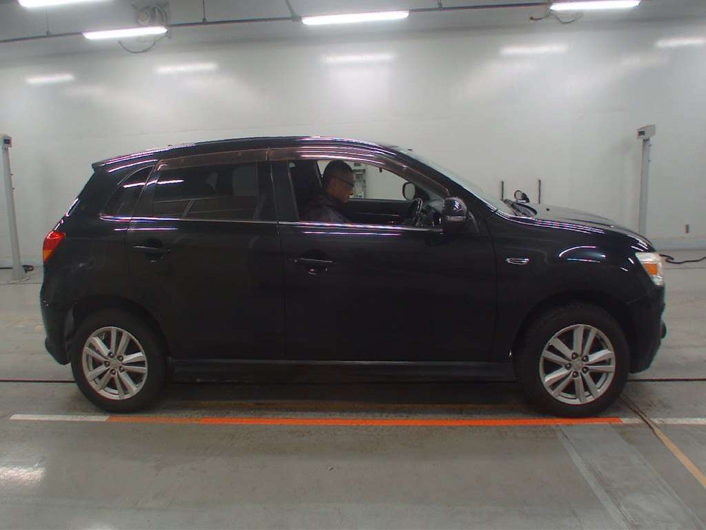 MITSUBISHI RVR