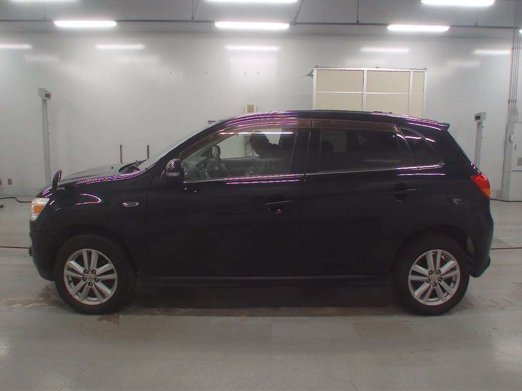 MITSUBISHI RVR