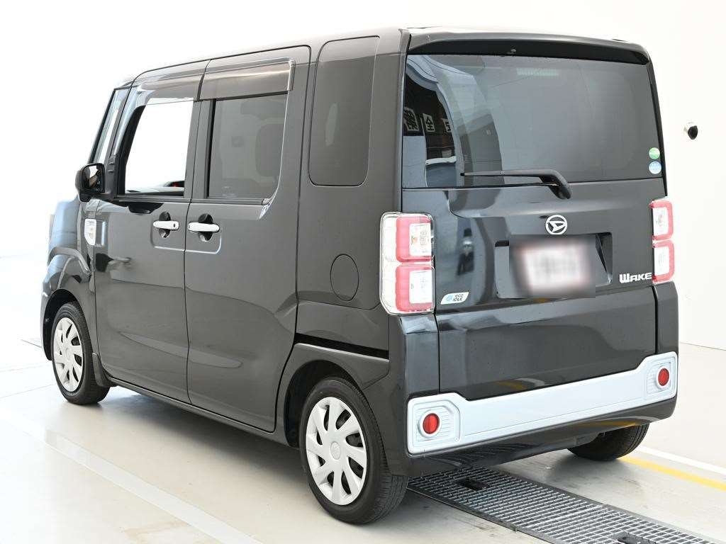 DAIHATSU WAKE
