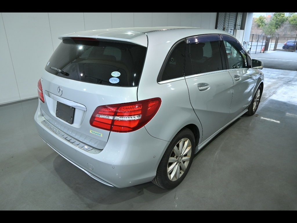 MERCEDES-BENZ B-CLASS