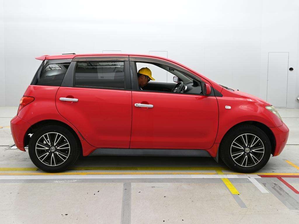 TOYOTA IST