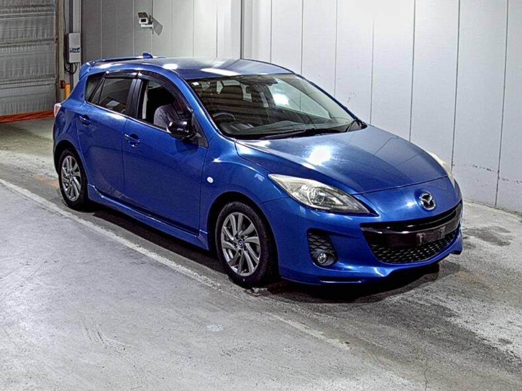 MAZDA AXELA