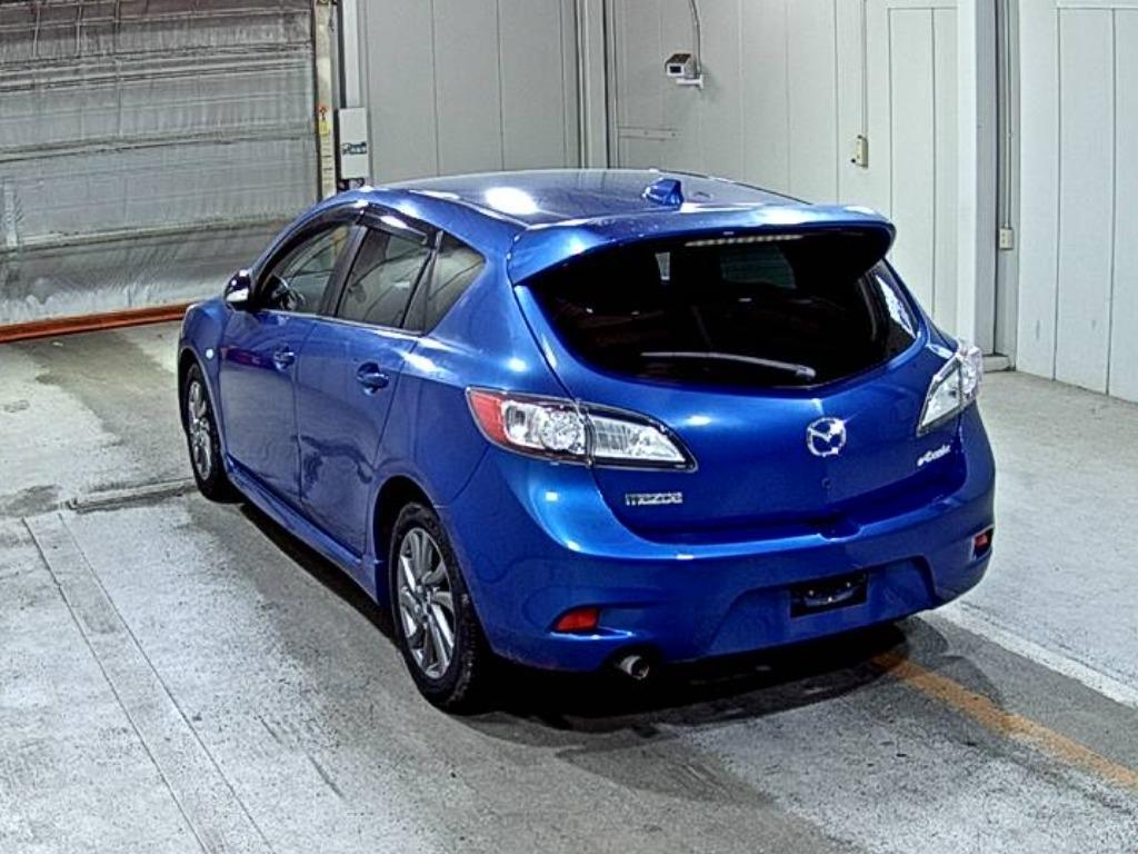 MAZDA AXELA