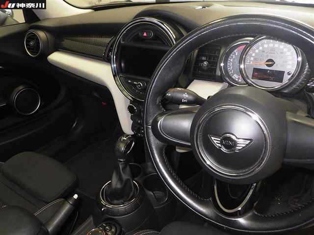 MINI HATCH