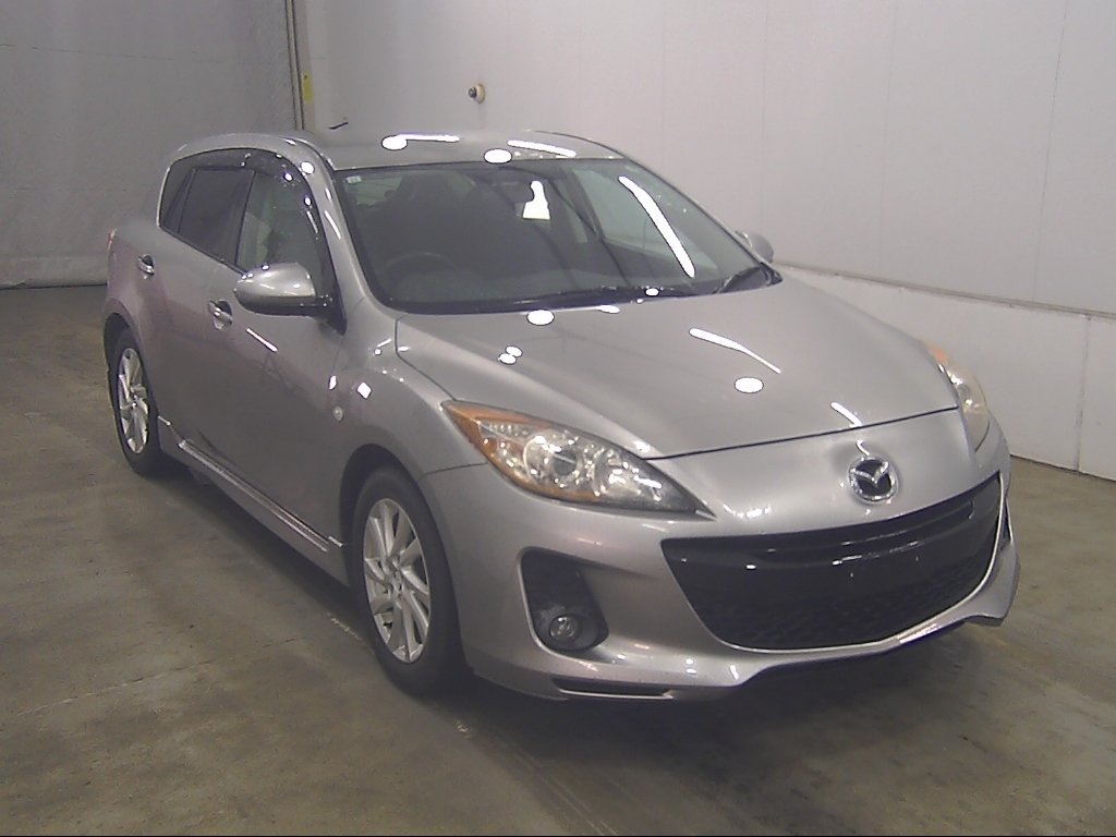 MAZDA AXELA