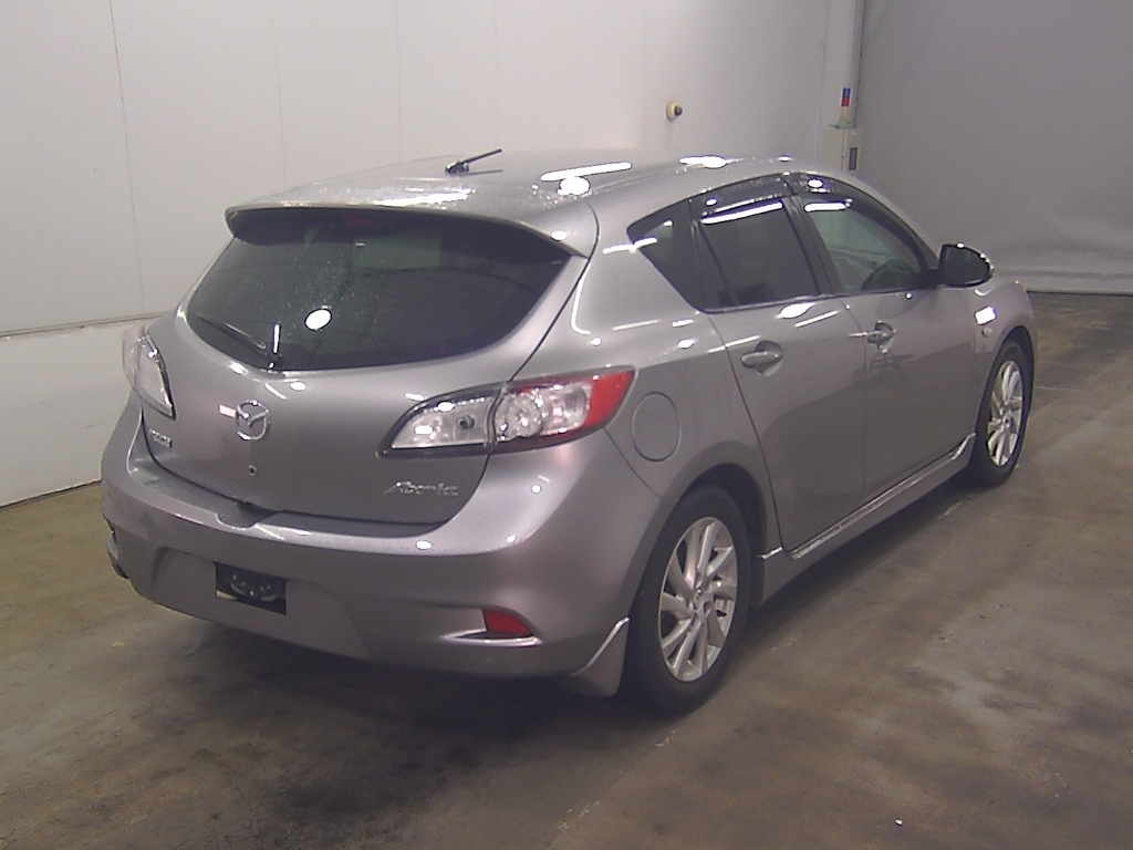 MAZDA AXELA