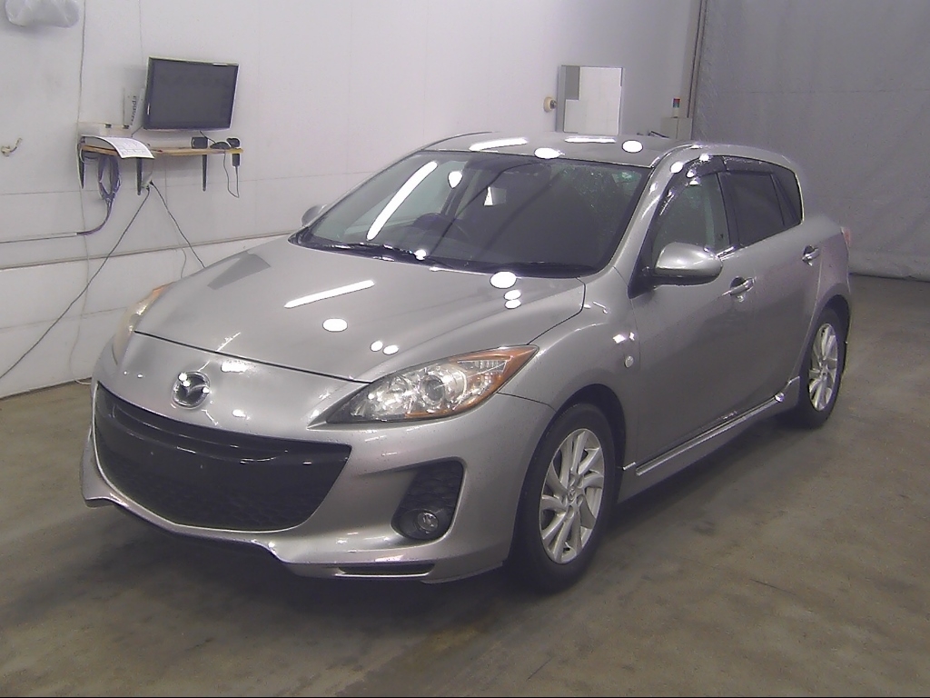 MAZDA AXELA