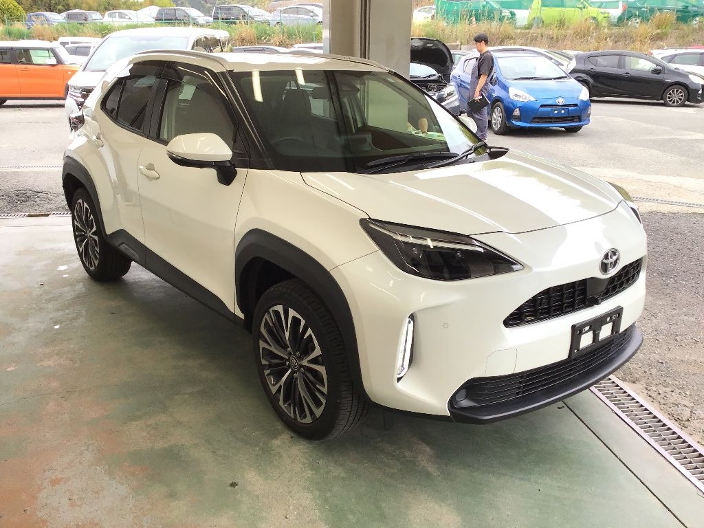 TOYOTA YARIS CROSS