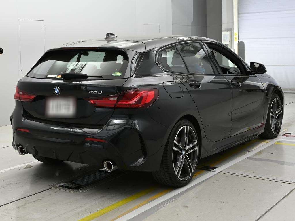 BMW 1-SERIES