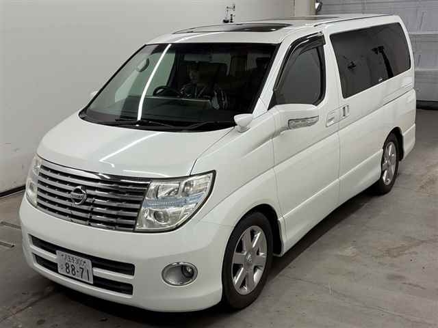 NISSAN ELGRAND