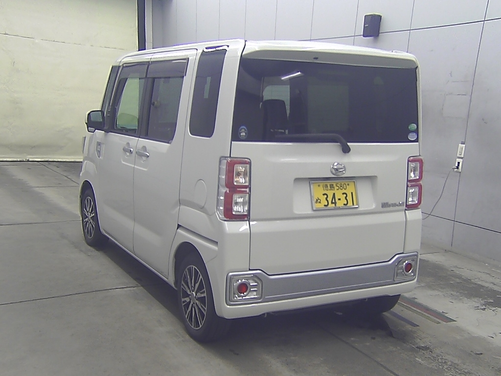 DAIHATSU WAKE