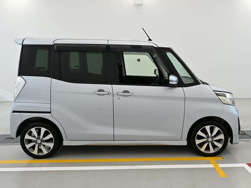 MITSUBISHI EK SPACE