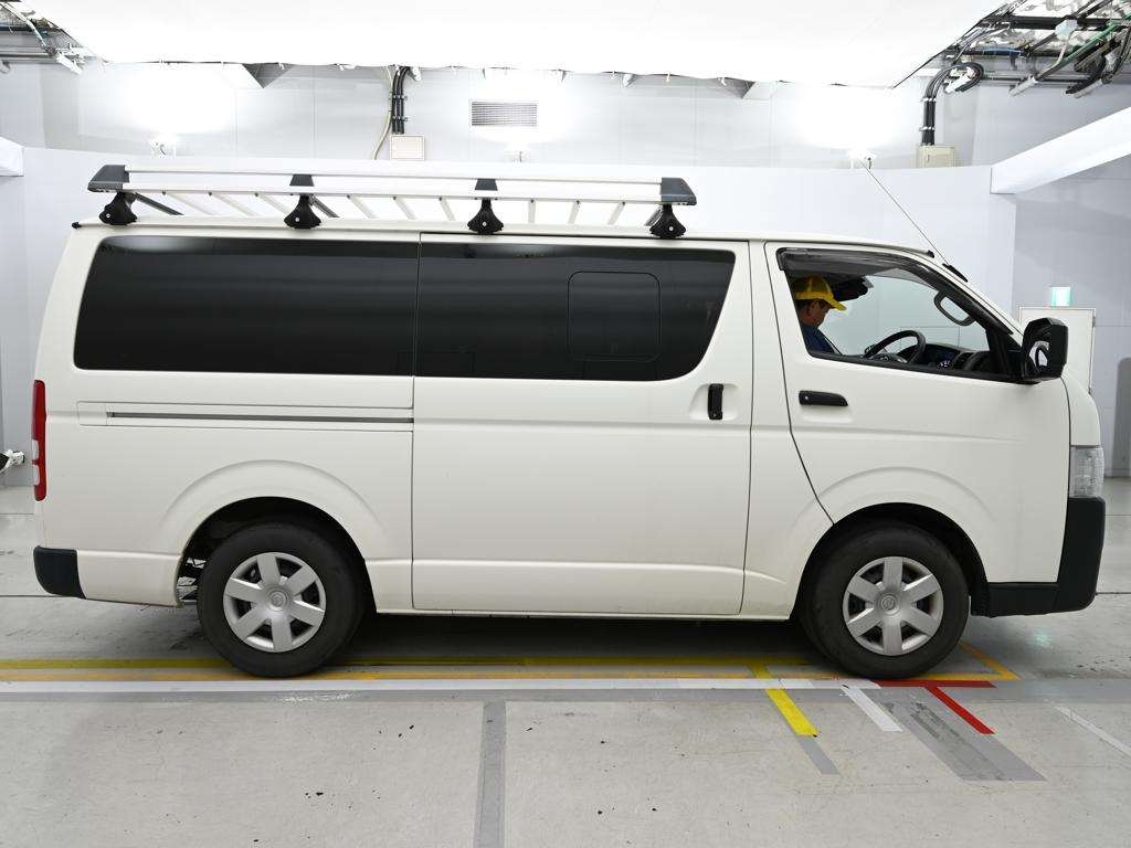 TOYOTA REGIUS ACE